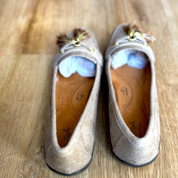Soft style flats (barely worn) - Picture 4 of 5